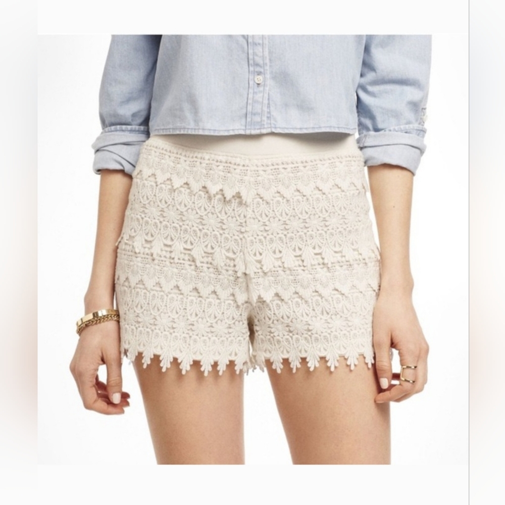 Crochet ivory shorts